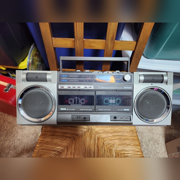 VINTAGE MONTGOMERY WARD BOOMBOX - Picture 16 of 16